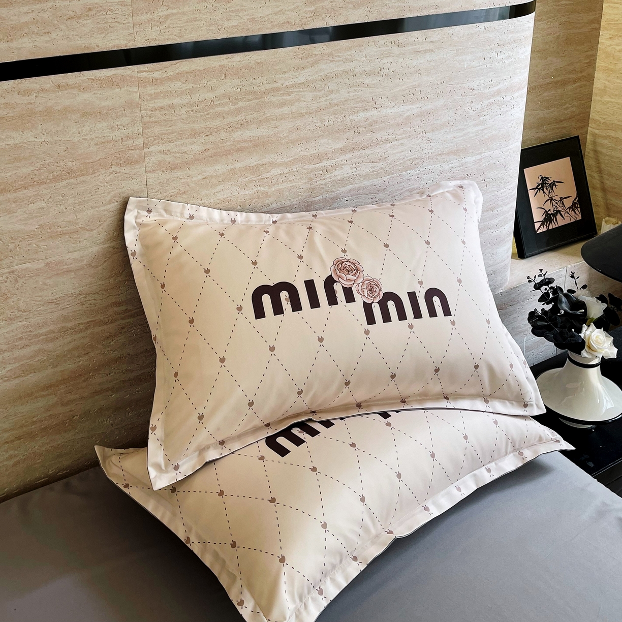 91家纺网 家纺一手货源 找家纺 大麦乐田 2025新款轻奢高端数码印花四件套系列 米罗 浅棕