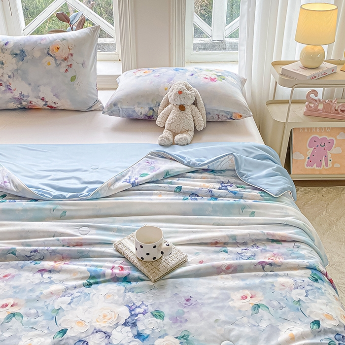 91家纺网 家纺一手货源 找家纺 欧雅搁家纺 2025年新款冷暖双感被大豆纤维填充针织棉夏被空调被夏凉被 浮花半日