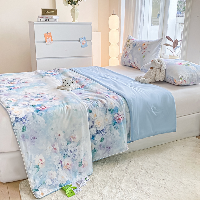 91家纺网 家纺一手货源 找家纺 欧雅搁家纺 2025年新款冷暖双感被大豆纤维填充针织棉夏被空调被夏凉被 浮花半日