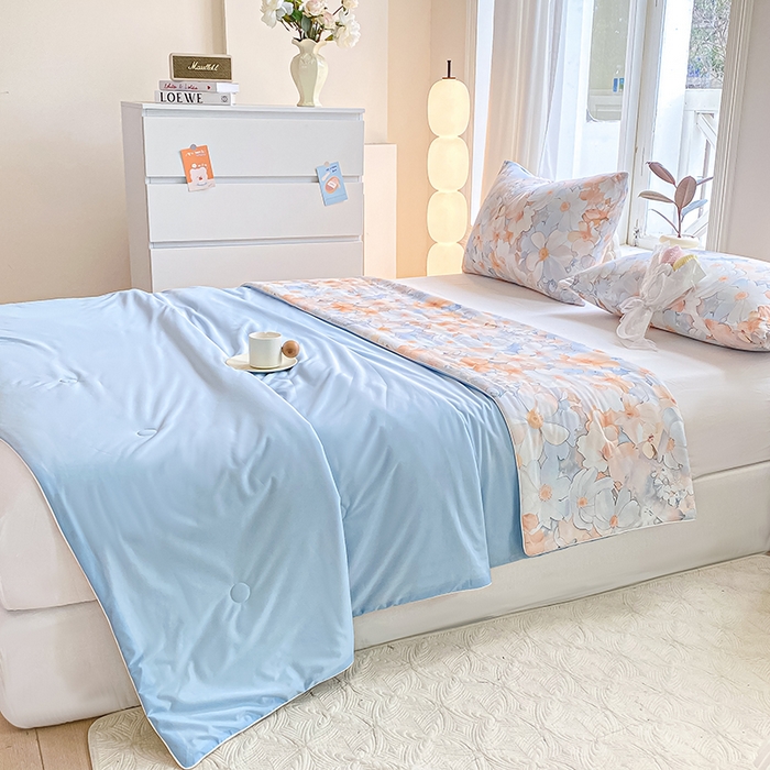 91家纺网 家纺一手货源 找家纺 欧雅搁家纺 2025年新款冷暖双感被大豆纤维填充针织棉夏被空调被夏凉被 沁园花语