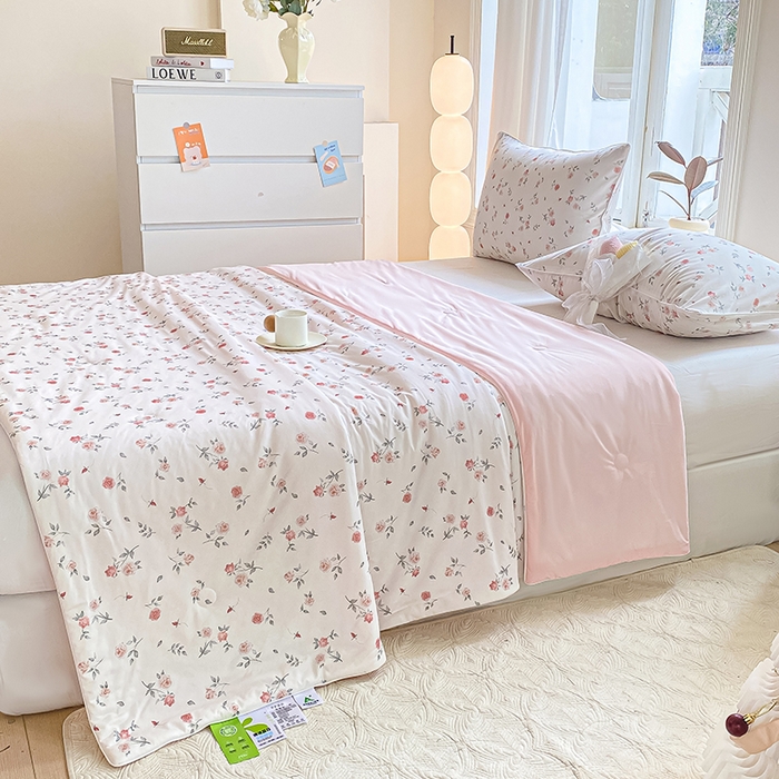 91家纺网 家纺一手货源 找家纺 欧雅搁家纺 2025年新款冷暖双感被大豆纤维填充针织棉夏被空调被夏凉被 繁花寄语