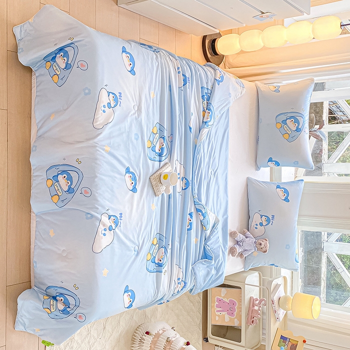 91家纺网 家纺一手货源 找家纺 欧雅搁家纺 2025年新款冷暖双感被大豆纤维填充针织棉夏被空调被夏凉被 淘气企鹅