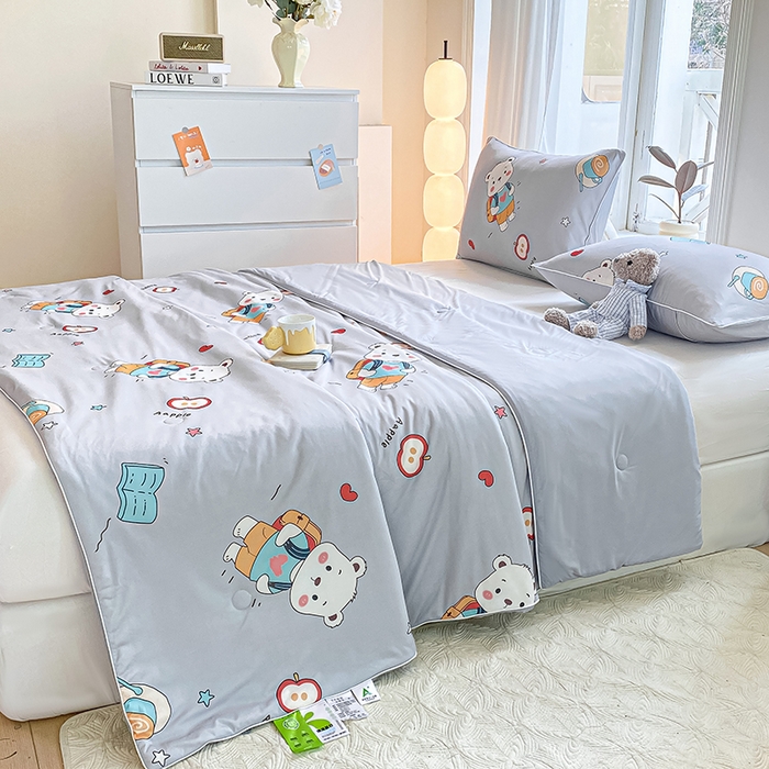 91家纺网 家纺一手货源 找家纺 欧雅搁家纺 2025年新款冷暖双感被大豆纤维填充针织棉夏被空调被夏凉被 早安小熊