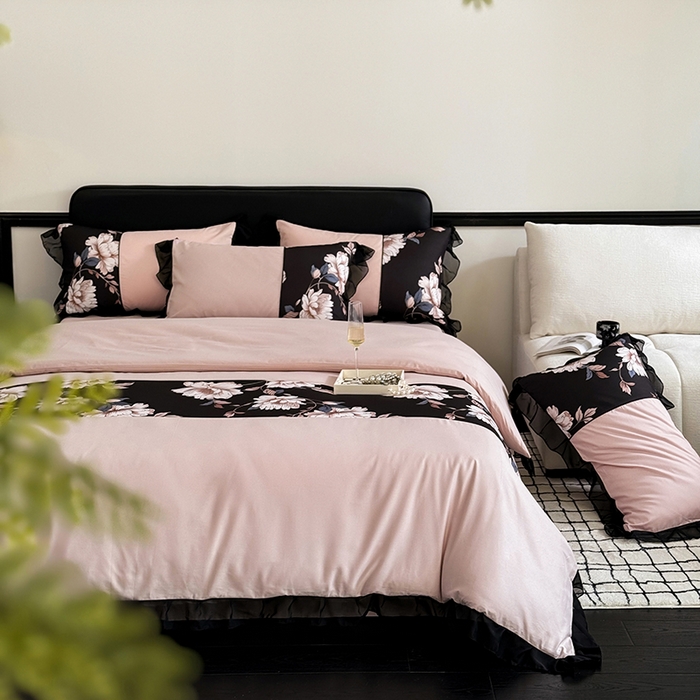 91家纺网 家纺一手货源 找家纺 （总）宅家居 2025新款轻法式复古风拼接印花纯棉长绒棉韩式黑色花边40支全棉四件套-赫琳娜