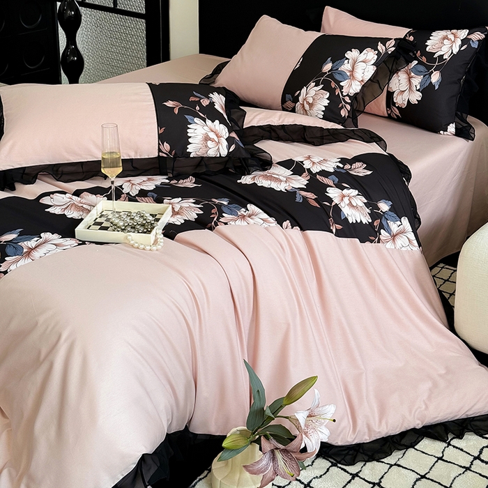 91家纺网 家纺一手货源 找家纺 （总）宅家居 2025新款轻法式复古风拼接印花纯棉长绒棉韩式黑色花边40支全棉四件套-赫琳娜