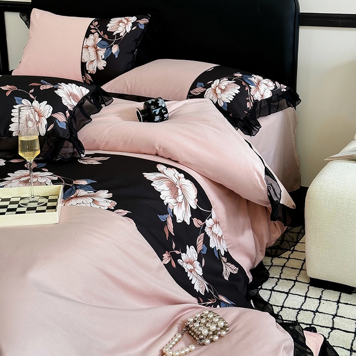 91家纺网 家纺一手货源 找家纺 （总）宅家居 2025新款轻法式复古风拼接印花纯棉长绒棉韩式黑色花边40支全棉四件套-赫琳娜