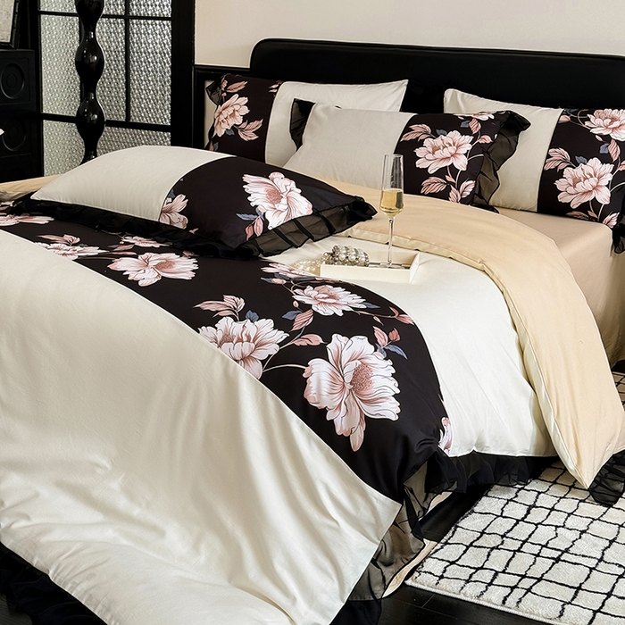 91家纺网 家纺一手货源 找家纺 宅家居 2025新款轻法式复古风拼接印花纯棉长绒棉韩式黑色花边40支全棉四件套-赫琳娜 赫琳娜-奶昔白