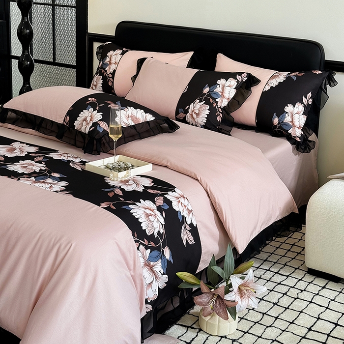 91家纺网 家纺一手货源 找家纺 （总）宅家居 2025新款轻法式复古风拼接印花纯棉长绒棉韩式黑色花边40支全棉四件套-赫琳娜