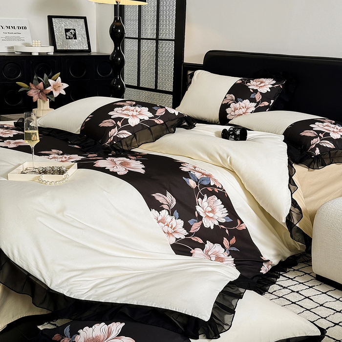 91家纺网 家纺一手货源 找家纺 宅家居 2025新款轻法式复古风拼接印花纯棉长绒棉韩式黑色花边40支全棉四件套-赫琳娜 赫琳娜-奶昔白