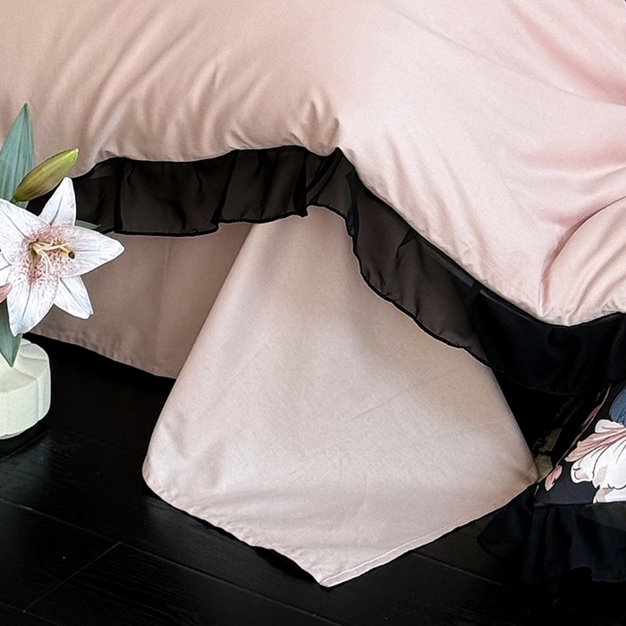 91家纺网 家纺一手货源 找家纺 （总）宅家居 2025新款轻法式复古风拼接印花纯棉长绒棉韩式黑色花边40支全棉四件套-赫琳娜