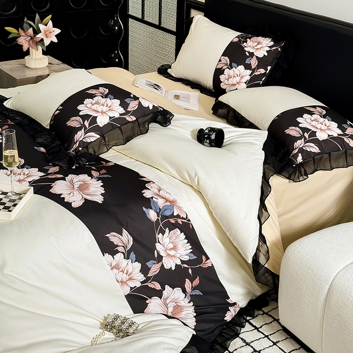 91家纺网 家纺一手货源 找家纺 宅家居 2025新款轻法式复古风拼接印花纯棉长绒棉韩式黑色花边40支全棉四件套-赫琳娜 赫琳娜-奶昔白