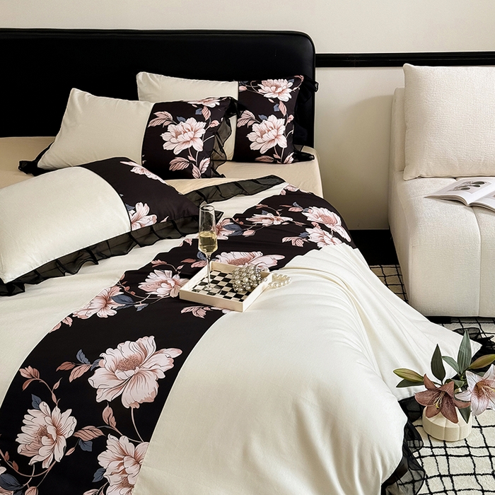 91家纺网 家纺一手货源 找家纺 宅家居 2025新款轻法式复古风拼接印花纯棉长绒棉韩式黑色花边40支全棉四件套-赫琳娜 赫琳娜-奶昔白