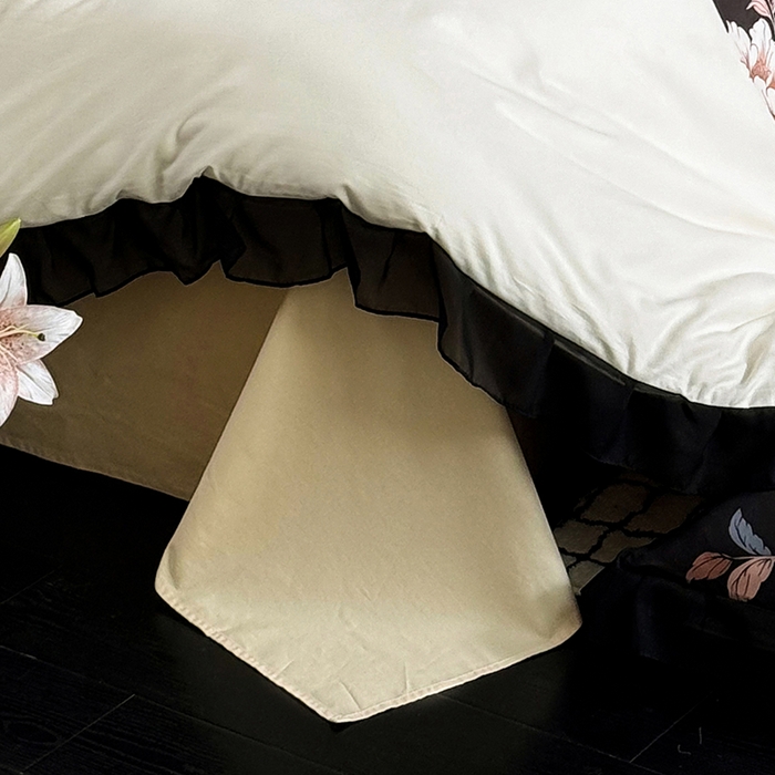 91家纺网 家纺一手货源 找家纺 宅家居 2025新款轻法式复古风拼接印花纯棉长绒棉韩式黑色花边40支全棉四件套-赫琳娜 赫琳娜-奶昔白