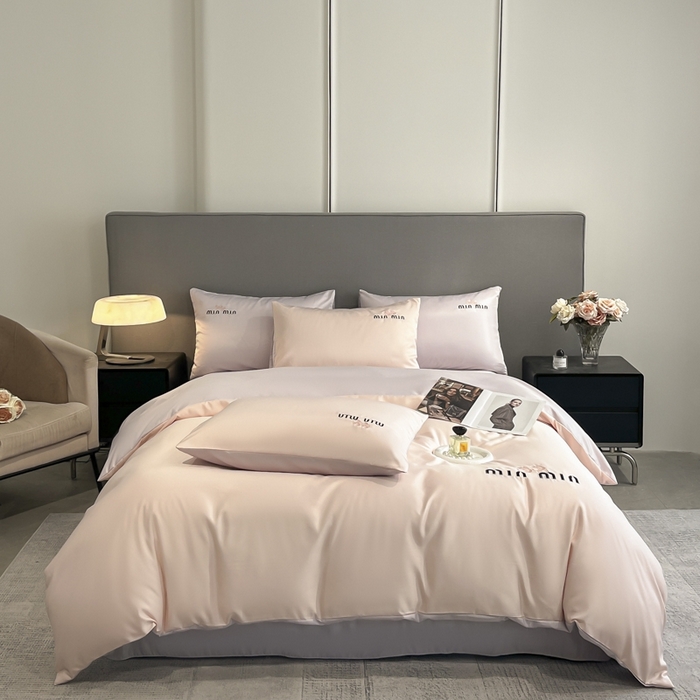 91家纺网 家纺一手货源 找家纺 大麦乐田 2025春夏新款珍珠棉达芙刺绣四件套 达芙  浪漫粉+浪漫紫