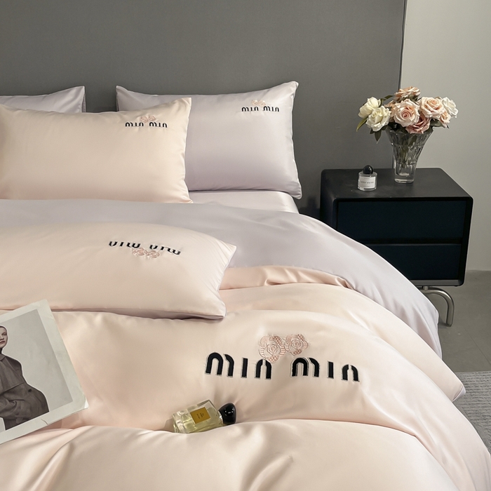 91家纺网 家纺一手货源 找家纺 大麦乐田 2025春夏新款珍珠棉达芙刺绣四件套 达芙  浪漫粉+浪漫紫