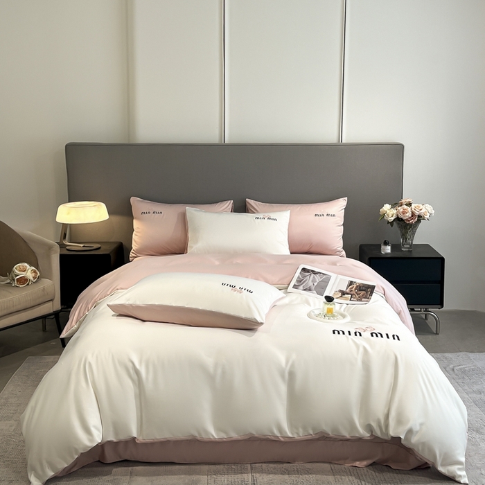 91家纺网 家纺一手货源 找家纺 大麦乐田 2025春夏新款珍珠棉达芙刺绣四件套 达芙  奶昔白+浪漫粉