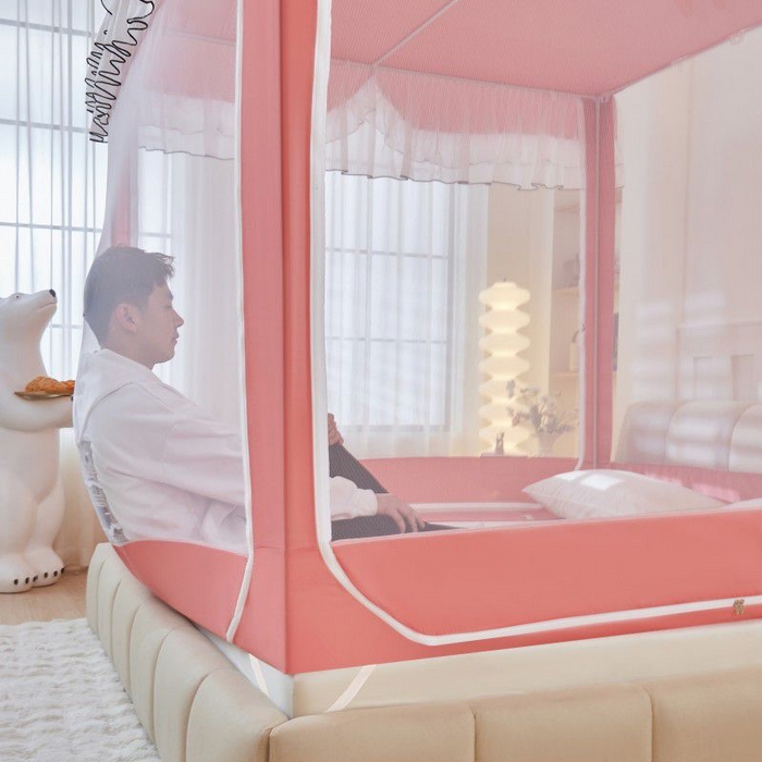 91家纺网 家纺一手货源 找家纺 锦逸家居 2025新款遮光防摔床帘式坐床蚊帐-仲夏之夜 粉色