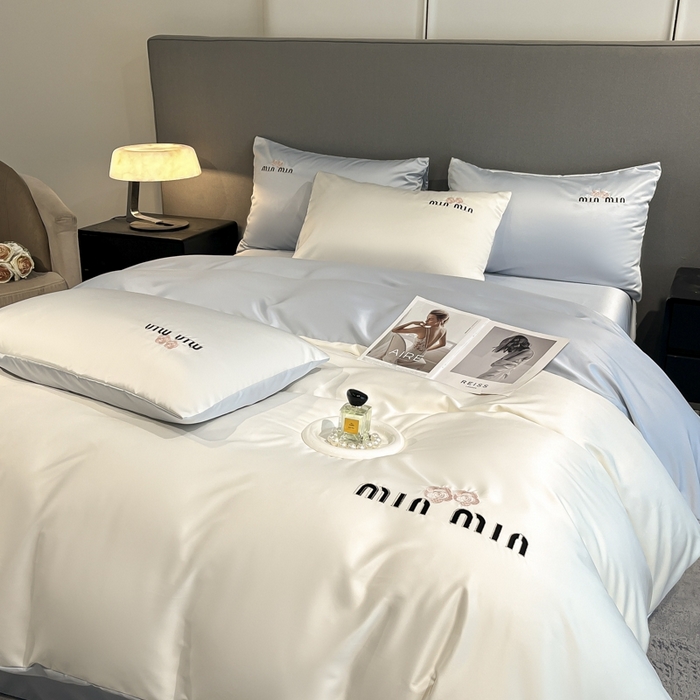 91家纺网 家纺一手货源 找家纺 大麦乐田 2025春夏新款珍珠棉达芙刺绣四件套 达芙  奶昔白+茉莉兰