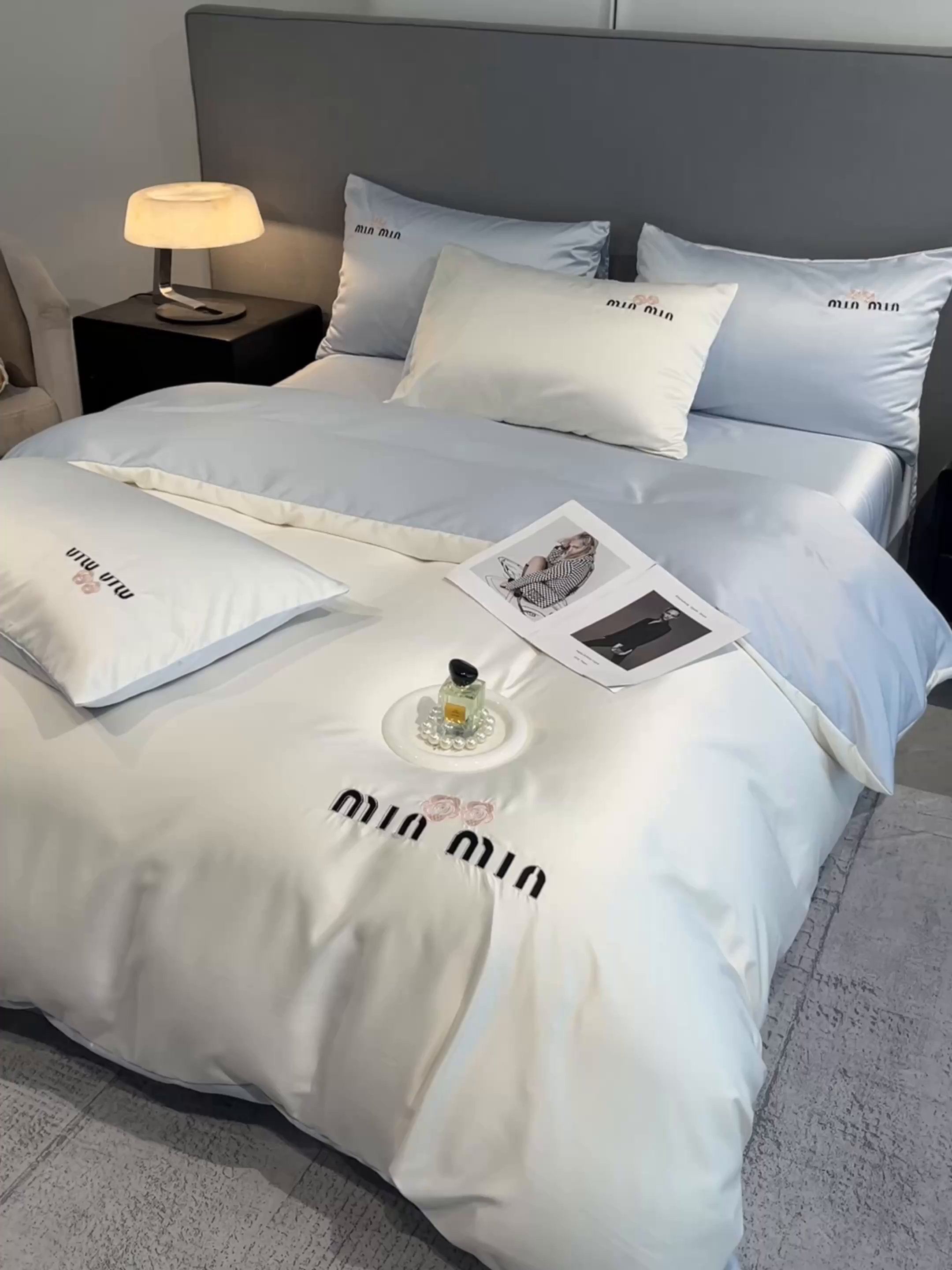 91家纺网 家纺一手货源 找家纺 大麦乐田 2025春夏新款珍珠棉达芙刺绣四件套 达芙  奶昔白+茉莉兰