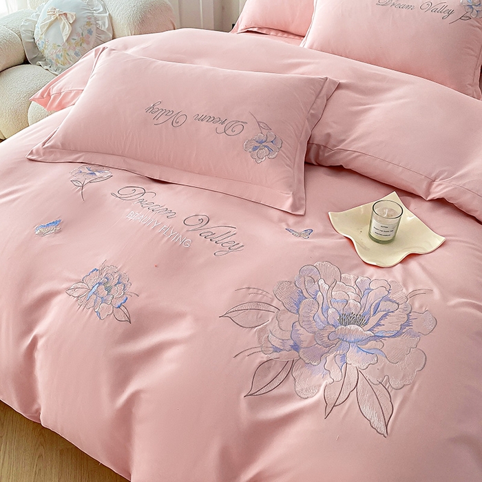 91家纺网 家纺一手货源 找家纺 大麦乐田 2025新款磨毛刺绣吊边四件套系列--盛世牡丹 盛世牡丹 粉玉