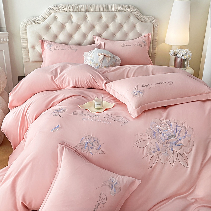 91家纺网 家纺一手货源 找家纺 大麦乐田 2025新款磨毛刺绣吊边四件套系列--盛世牡丹 盛世牡丹 粉玉