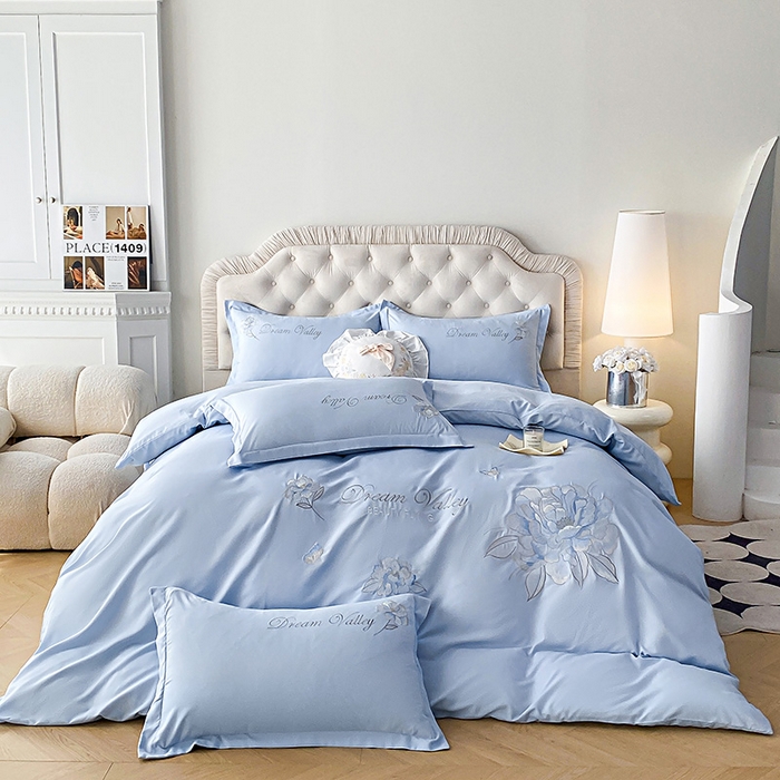 91家纺网 家纺一手货源 找家纺 大麦乐田 2025新款磨毛刺绣吊边四件套系列--盛世牡丹 盛世牡丹 浅兰