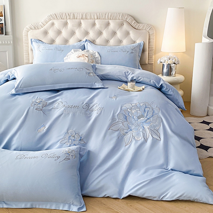 91家纺网 家纺一手货源 找家纺 大麦乐田 2025新款磨毛刺绣吊边四件套系列--盛世牡丹 盛世牡丹 浅兰