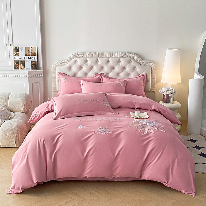 91家纺网 家纺一手货源 找家纺 大麦乐田 2025新款磨毛刺绣吊边四件套系列--盛世牡丹 盛世牡丹 红粉