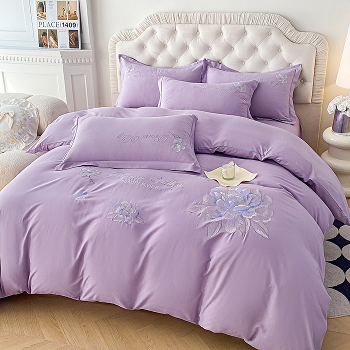 91家纺网 家纺一手货源 找家纺 大麦乐田 2025新款磨毛刺绣吊边四件套系列--盛世牡丹 盛世牡丹 浅紫