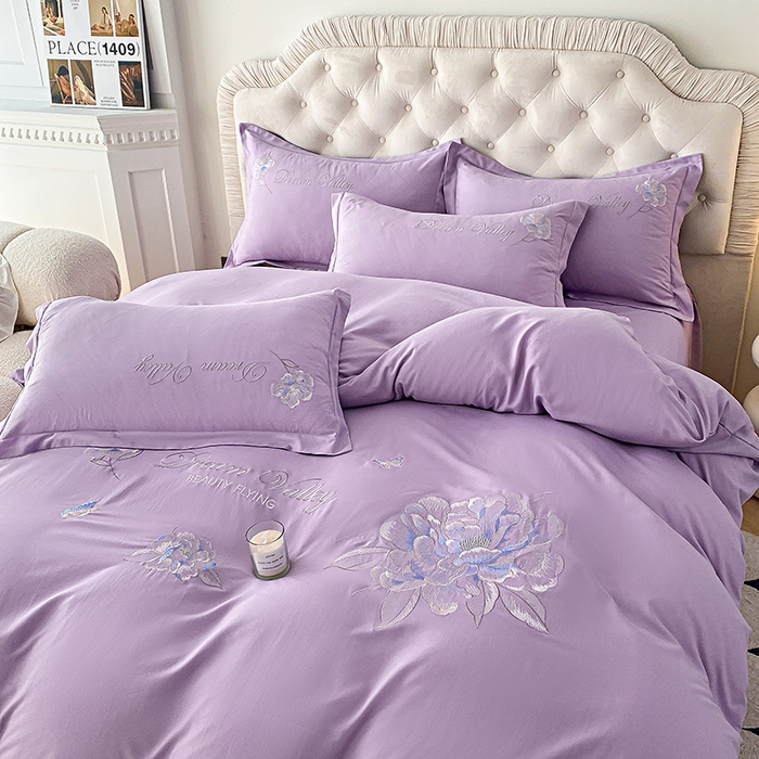 91家纺网 家纺一手货源 找家纺 大麦乐田 2025新款磨毛刺绣吊边四件套系列--盛世牡丹 盛世牡丹 浅紫