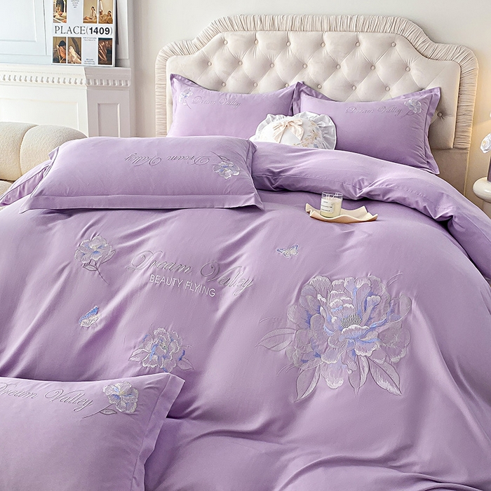 91家纺网 家纺一手货源 找家纺 大麦乐田 2025新款磨毛刺绣吊边四件套系列--盛世牡丹 盛世牡丹 浅紫