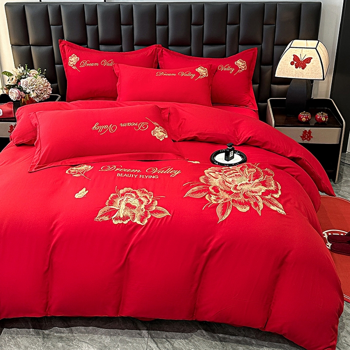 91家纺网 家纺一手货源 找家纺 大麦乐田 2025新款磨毛刺绣吊边四件套系列--盛世牡丹 盛世牡丹 大红