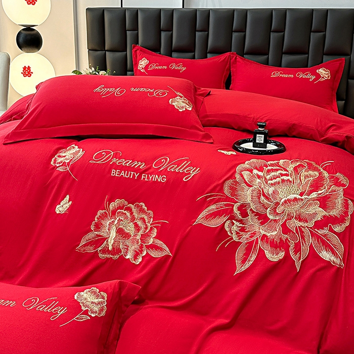 91家纺网 家纺一手货源 找家纺 大麦乐田 2025新款磨毛刺绣吊边四件套系列--盛世牡丹 盛世牡丹 大红