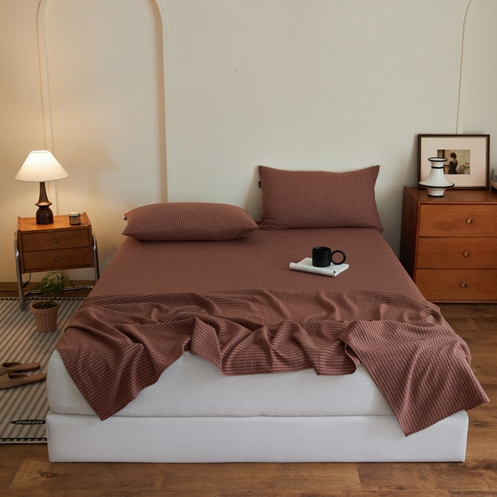 91家纺网 家纺一手货源 找家纺 云雀 2025新款A类全棉色织双层纱四件套 格林-烟红