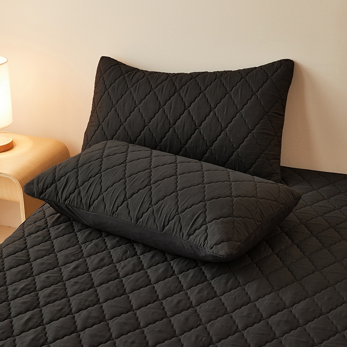 91家纺网 家纺一手货源 找家纺 （总）衿成家纺 2025新款跨境电商热款菱形格夹棉防水床笠支持大佬价跑量多尺寸可做-单枕套