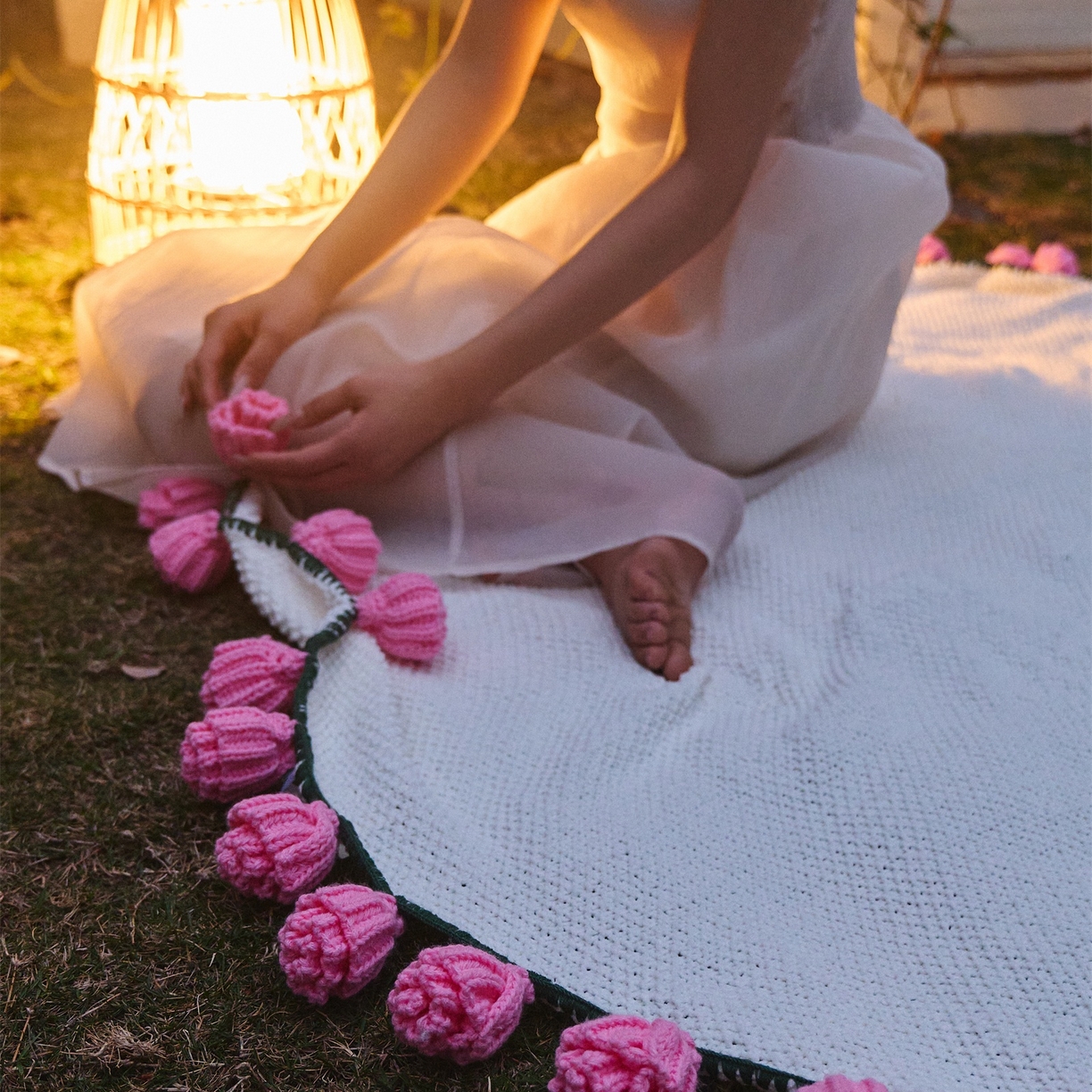 91家纺网 家纺一手货源 找家纺 暖绵绵家纺 2025春夏新款玫瑰花束毯多功能盖毯花束毯子 玫瑰花毯子毛毯毯子-桑薇 桑薇-粉色