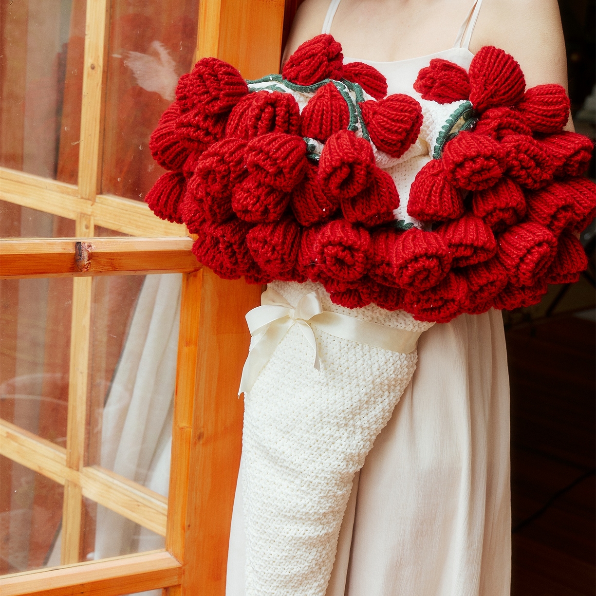 91家纺网 家纺一手货源 找家纺 暖绵绵家纺 2025春夏新款玫瑰花束毯多功能盖毯花束毯子 玫瑰花毯子毛毯毯子-桑薇 桑薇-红色