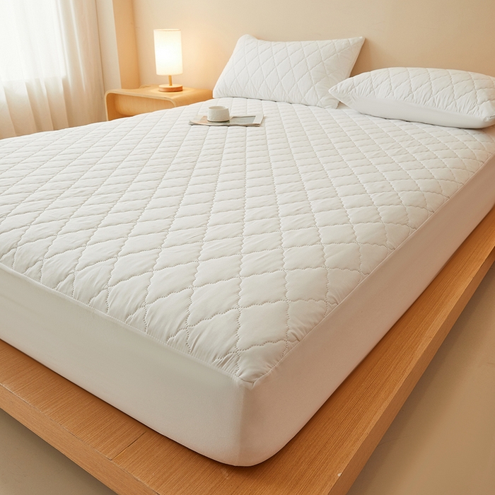 91家纺网 家纺一手货源 找家纺 衿成家纺 2025新款跨境电商热款菱形格夹棉防水床笠支持大佬价跑量多尺寸可做-单床笠 L-白色