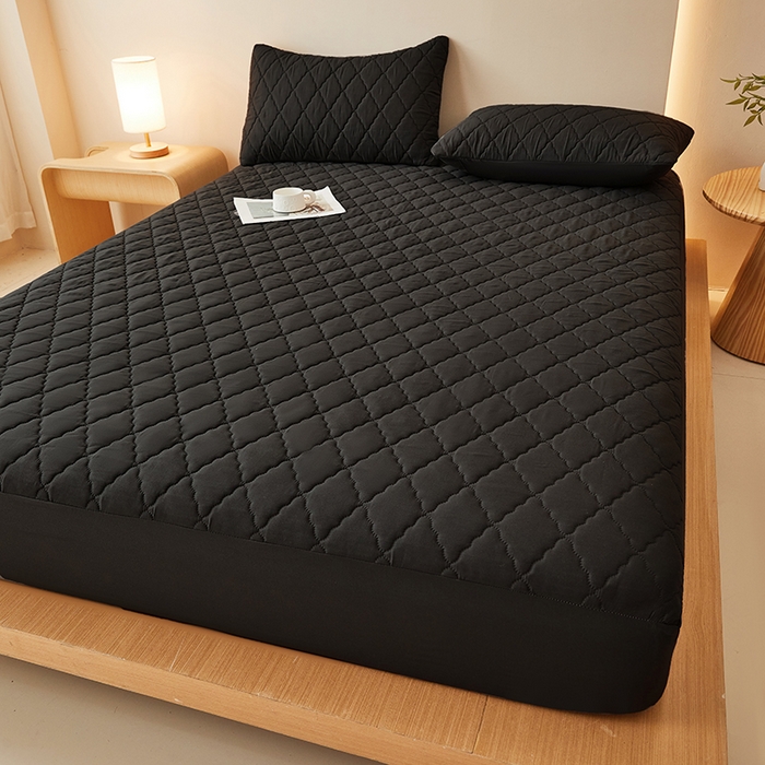 91家纺网 家纺一手货源 找家纺 衿成家纺 2025新款跨境电商热款菱形格夹棉防水床笠支持大佬价跑量多尺寸可做-单床笠 L-黑色