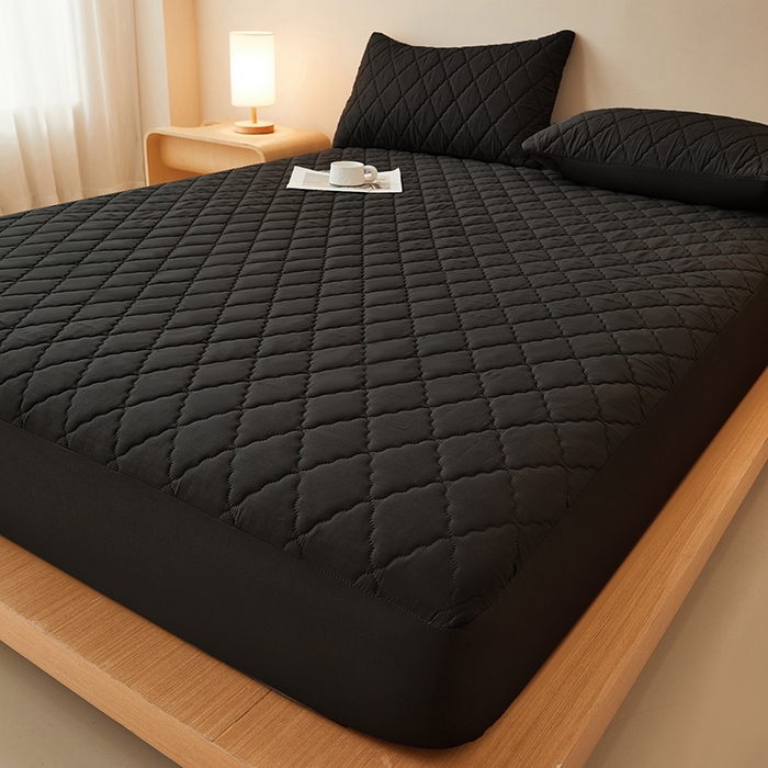 91家纺网 家纺一手货源 找家纺 衿成家纺 2025新款跨境电商热款菱形格夹棉防水床笠支持大佬价跑量多尺寸可做-单床笠 L-黑色