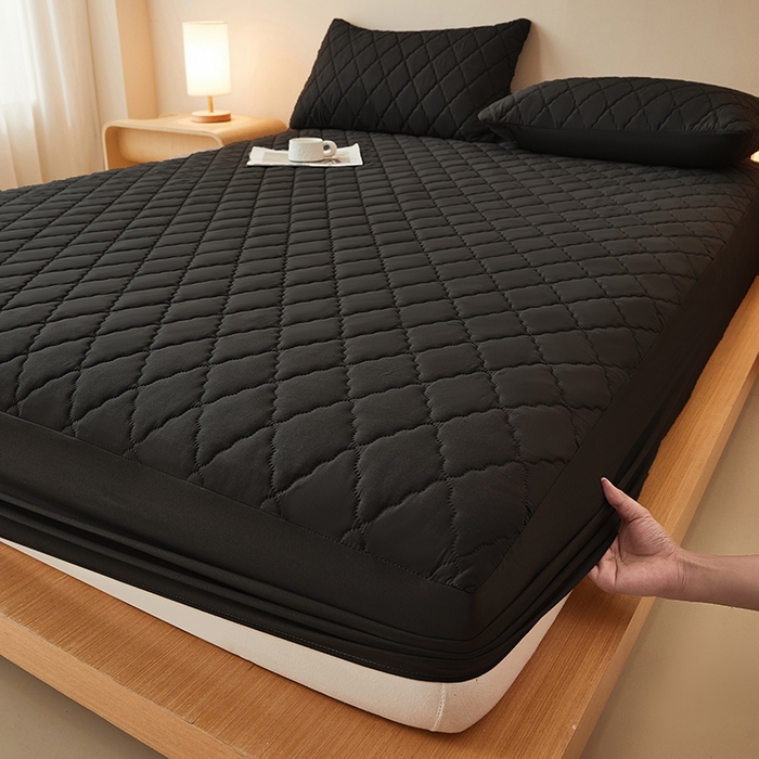 91家纺网 家纺一手货源 找家纺 衿成家纺 2025新款跨境电商热款菱形格夹棉防水床笠支持大佬价跑量多尺寸可做-单床笠 L-黑色