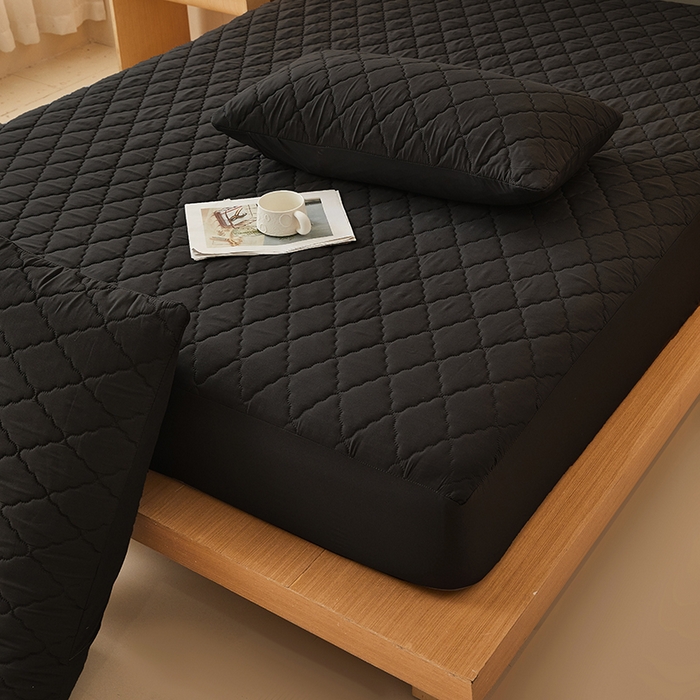 91家纺网 家纺一手货源 找家纺 衿成家纺 2025新款跨境电商热款菱形格夹棉防水床笠支持大佬价跑量多尺寸可做-单床笠 L-黑色