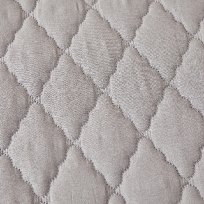 91家纺网 家纺一手货源 找家纺 衿成家纺 2025新款跨境电商热款菱形格夹棉防水床笠支持大佬价跑量多尺寸可做-单床笠 L-浅灰