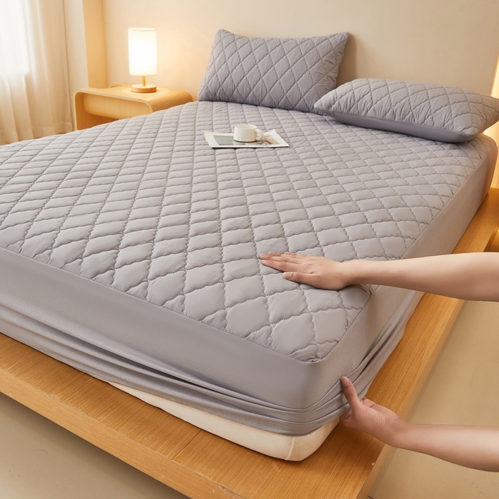 91家纺网 家纺一手货源 找家纺 衿成家纺 2025新款跨境电商热款菱形格夹棉防水床笠支持大佬价跑量多尺寸可做-单床笠 L-浅灰