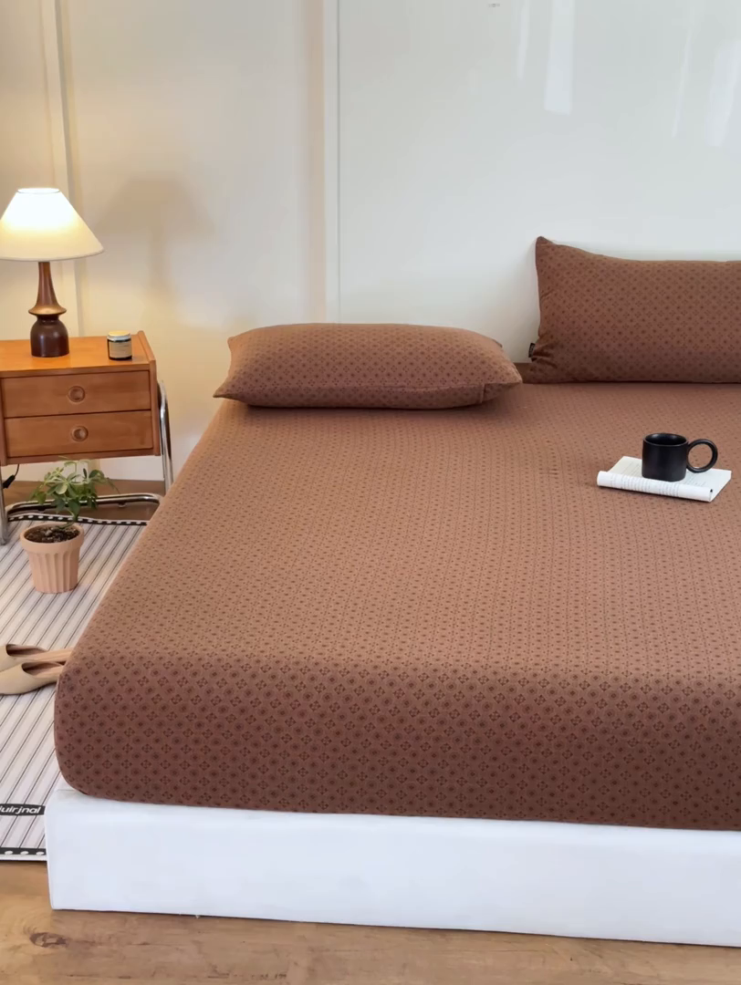 91家纺网 家纺一手货源 找家纺 2025新款A类全棉色织双层纱单床笠 格林-咖色