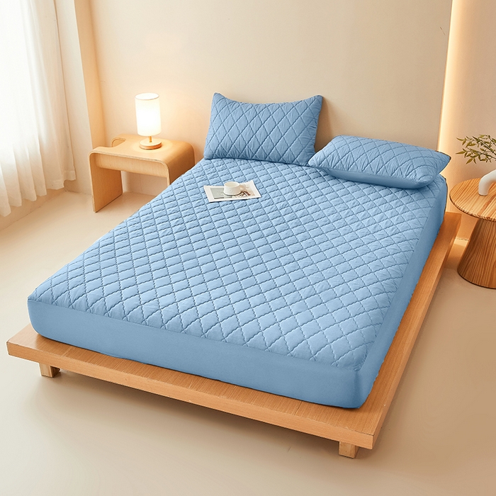 91家纺网 家纺一手货源 找家纺 衿成家纺 2025新款跨境电商热款菱形格夹棉防水床笠支持大佬价跑量多尺寸可做-单床笠 L-浅蓝