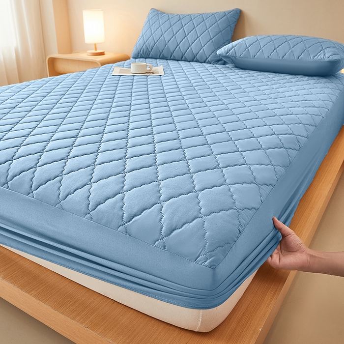 91家纺网 家纺一手货源 找家纺 衿成家纺 2025新款跨境电商热款菱形格夹棉防水床笠支持大佬价跑量多尺寸可做-单床笠 L-浅蓝