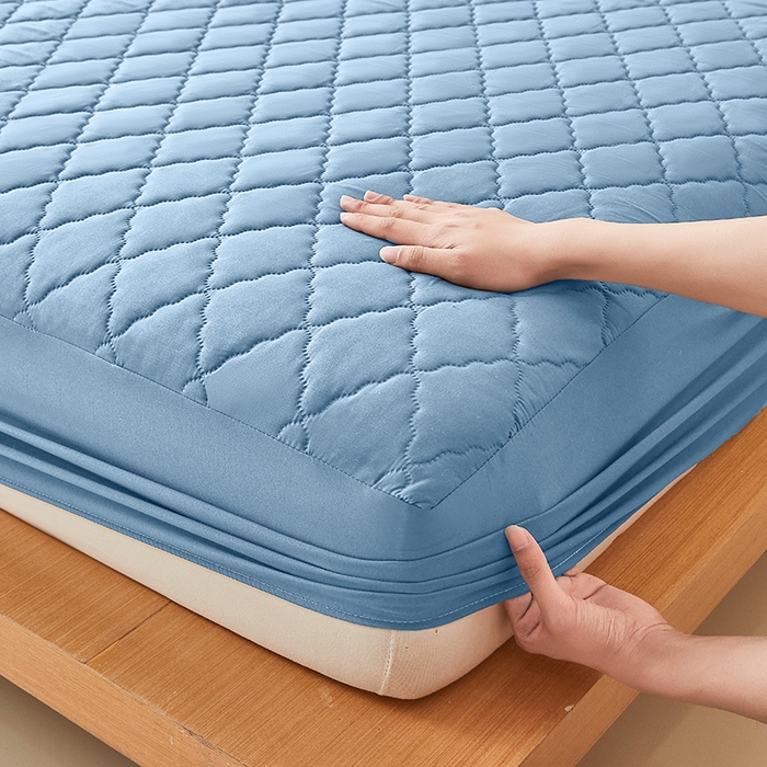 91家纺网 家纺一手货源 找家纺 衿成家纺 2025新款跨境电商热款菱形格夹棉防水床笠支持大佬价跑量多尺寸可做-单床笠 L-浅蓝