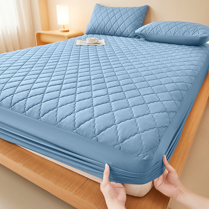 91家纺网 家纺一手货源 找家纺 衿成家纺 2025新款跨境电商热款菱形格夹棉防水床笠支持大佬价跑量多尺寸可做-单床笠 L-浅蓝