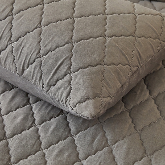 91家纺网 家纺一手货源 找家纺 衿成家纺 2025新款跨境电商热款菱形格夹棉防水床笠支持大佬价跑量多尺寸可做-单床笠 L-深灰